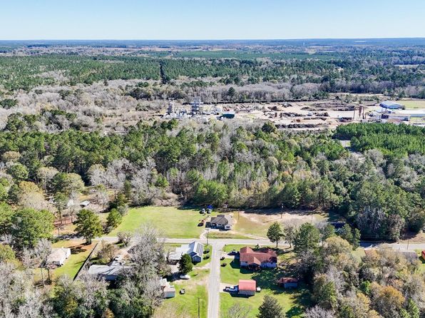 Burch St, Jasper, TX 75951