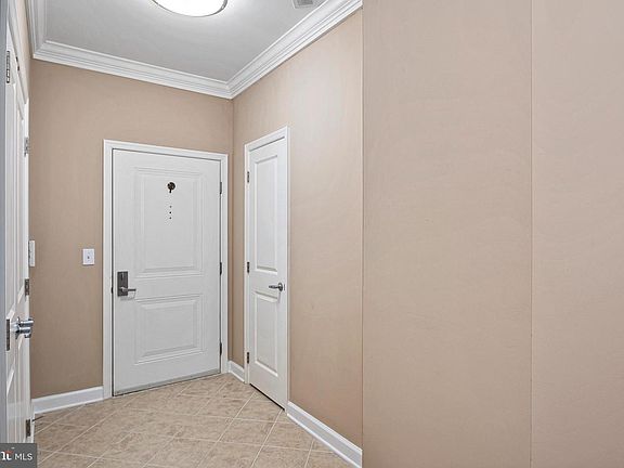 2nd image of 11 Clay Lodge Ln Unit 102