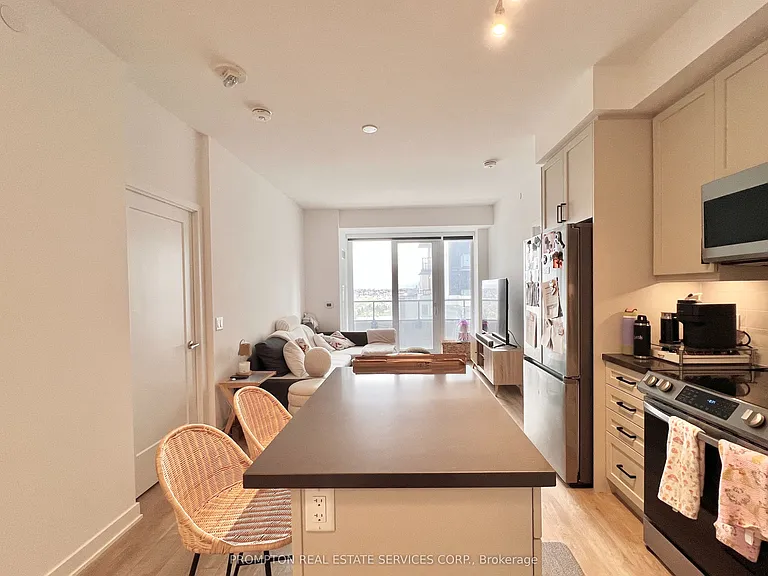 95 Oneida Cres #1208 — Photo 5