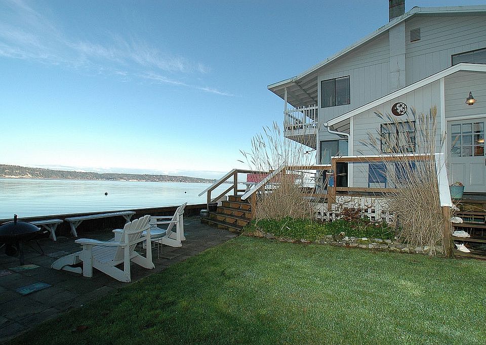 1st image of 3355 Shoreline Dr