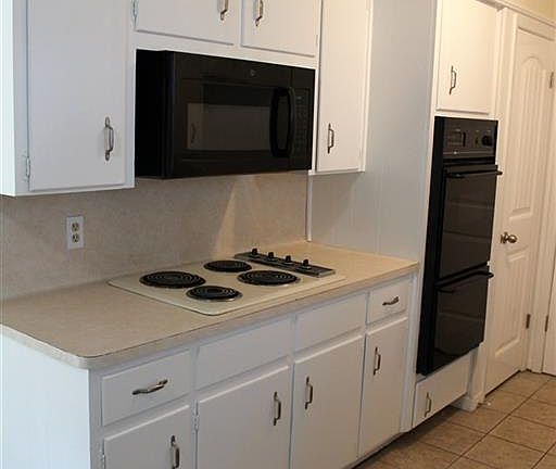 5th image of 2806 Denise Dr