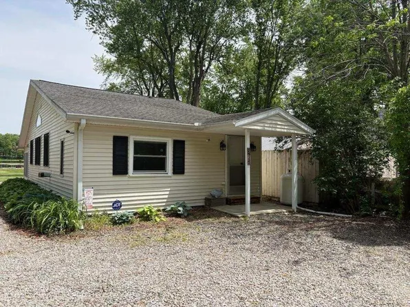 7517 Lake Dr, Reading, MI 49274
