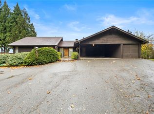 25644 Lake Fenwick Rd, Kent, WA 98032