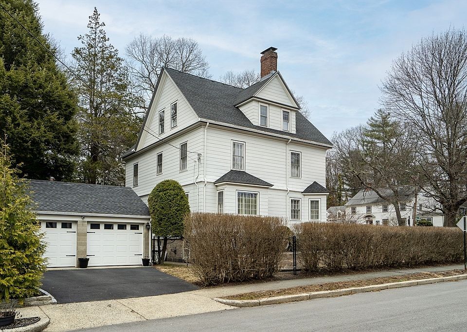 1st image of 1083 Walnut St