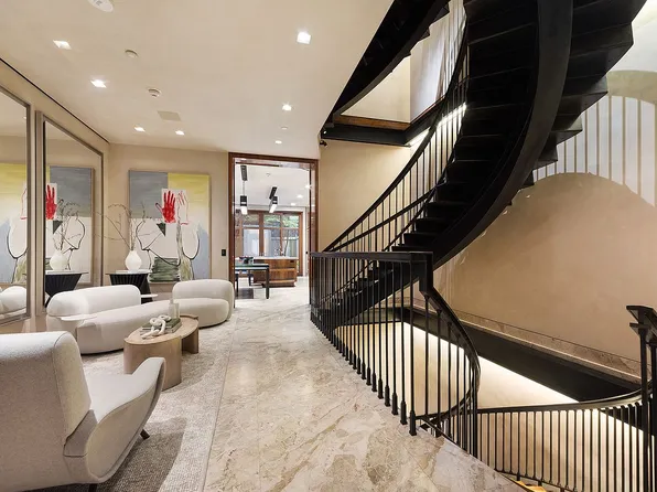 61 E 80th St, New York, NY 10075