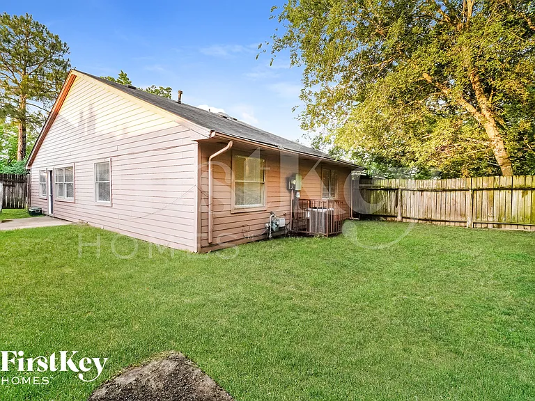19903 Mountain Dale Dr — Photo 17