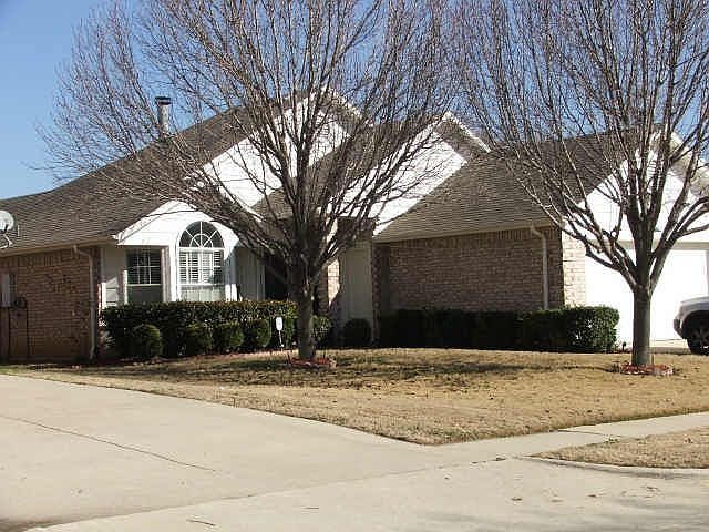 1st image of 620 Paisley Dr