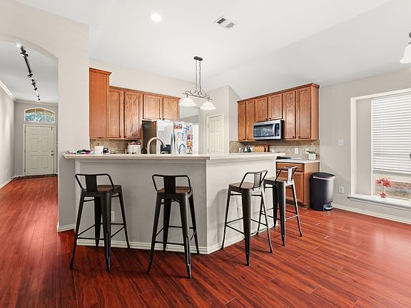 3rd image of 2605 Swan Dr