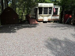 189 Caballero Ct, Gouldsboro, PA 18424