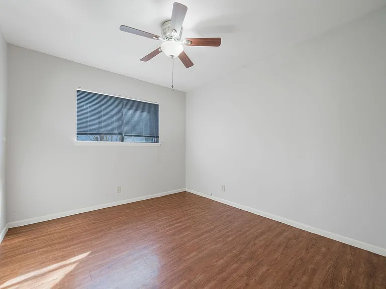 130 Algarita Rd — Photo 13