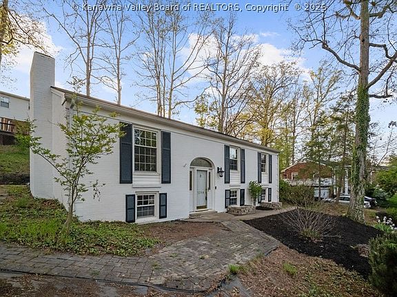 2nd image of 1384 Nottingham Rd
