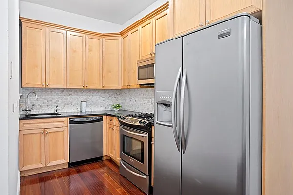 Rented by Douglas Elliman | media 25