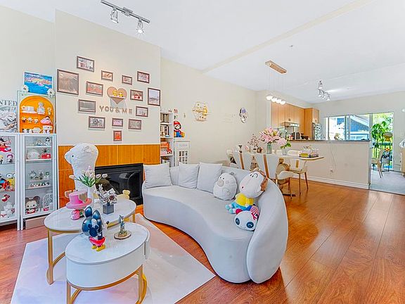 3rd image of 6878 Southpoint Dr #80