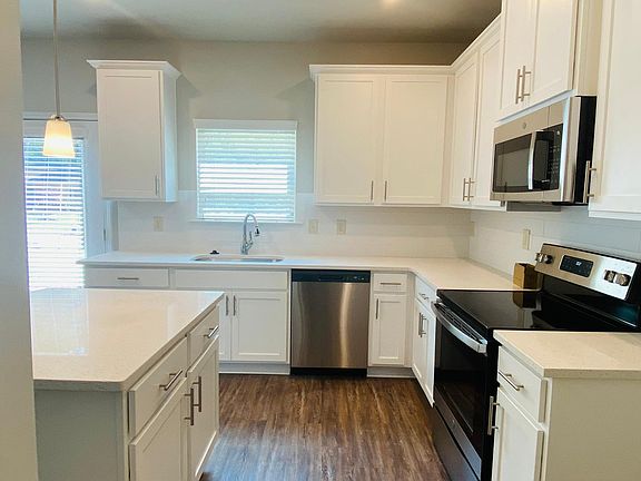 4th image of 3400 Rockfern Ct #340