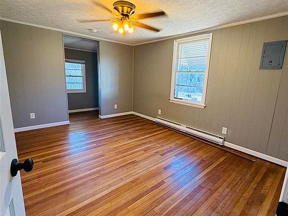 5th image of 717 Chandler Ave