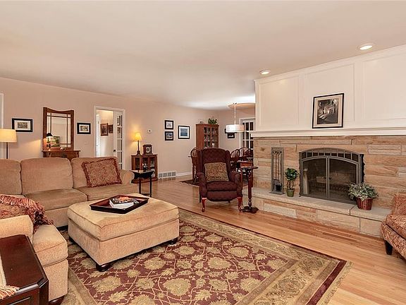 3rd image of 6519 Gates Mills Blvd
