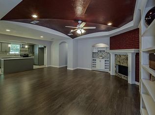 9235 Kerrwood Ln, Houston, TX 77080