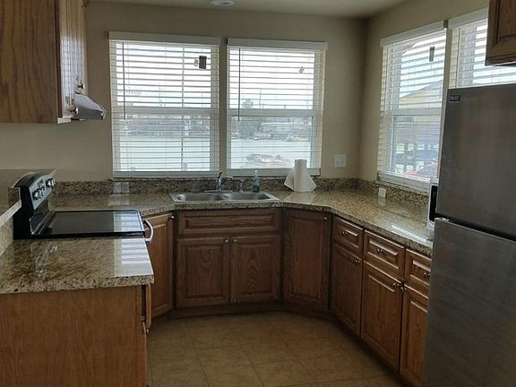 3rd image of 40 Tarpon Ave