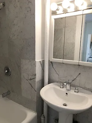 Rented by Silverstreet RE LLC | media 6