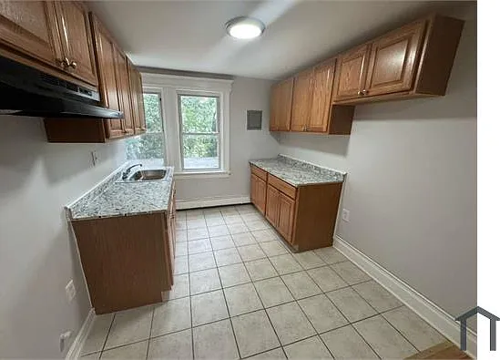 75 N 15th St #3 — Photo 1