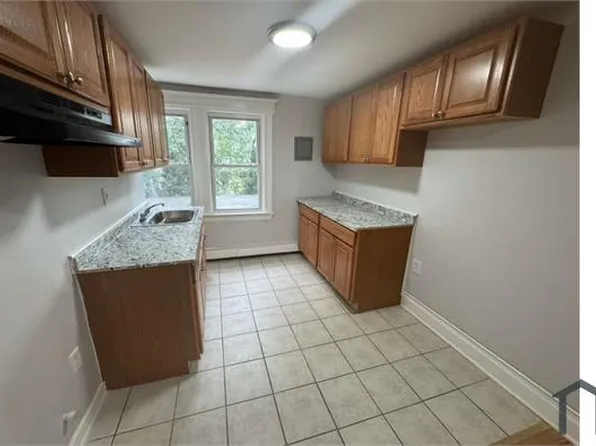 75 N 15th St, East Orange, NJ