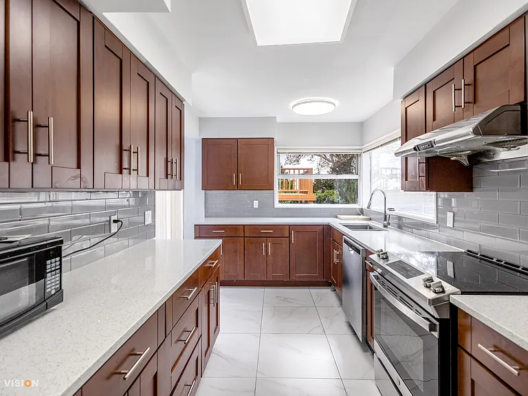 915 Eyremount Dr — Photo 19