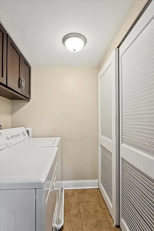 3 bed, 1108 sqft, $2,300 — Photo 4