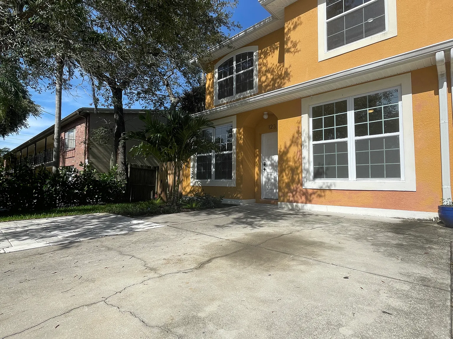4 bed, 3.5 bath, 1590 sqft, $2,800 — Photo 3