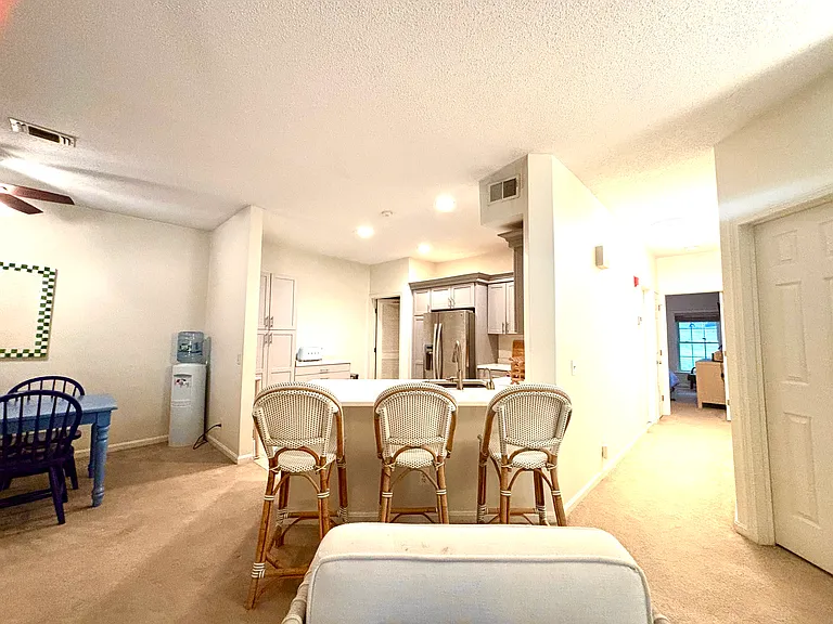 37 Bradford Commons Ln — Photo 27