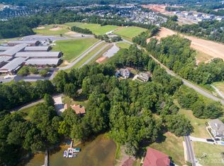 268 Wilson Lake Rd, Mooresville, NC 28117