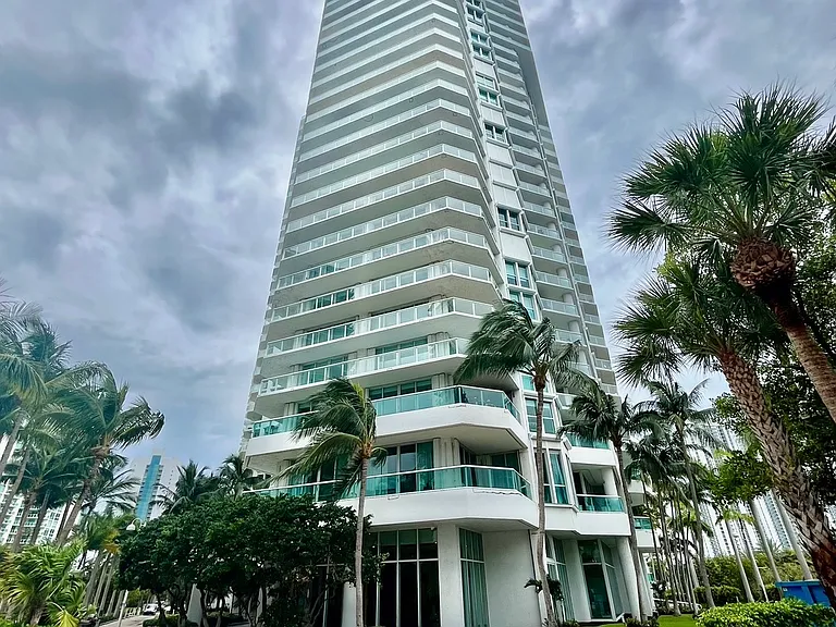 16500 Collins Ave #642 — Photo 27
