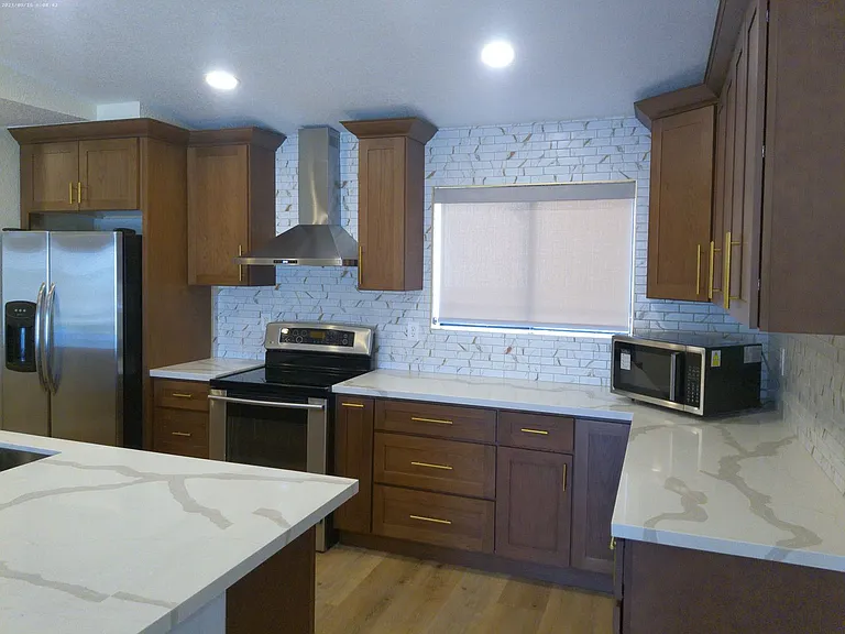 2410 Baron Dr — Photo 10