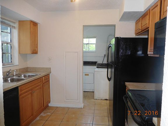 4th image of 911 NW 38th Ave