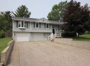 5811 N Graceland Dr, Peoria, IL