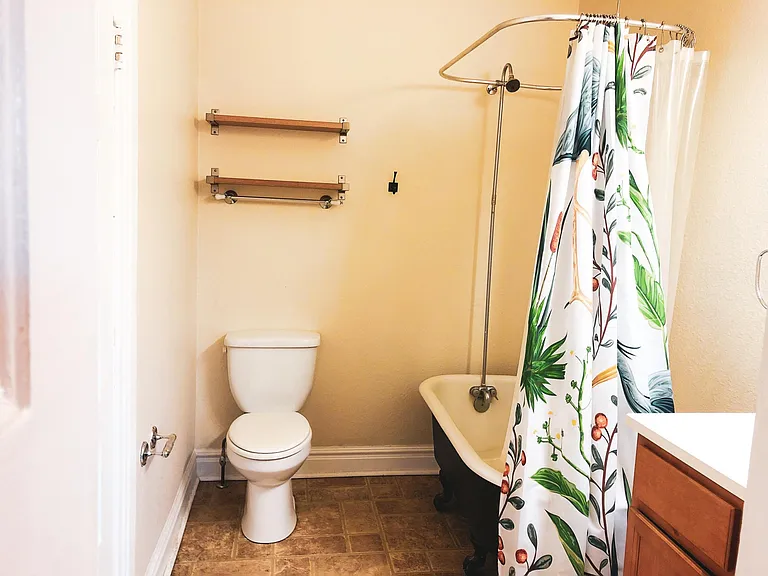 306 S Washington St — Photo 7