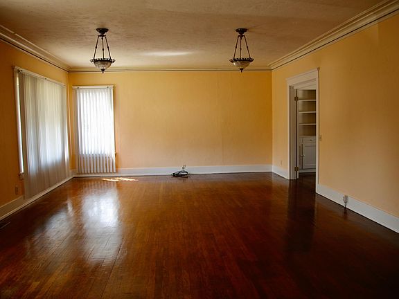 2nd image of 14529 Dalman St #B