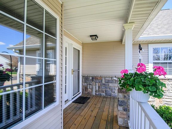 3rd image of 3266 Chamberlain Cir