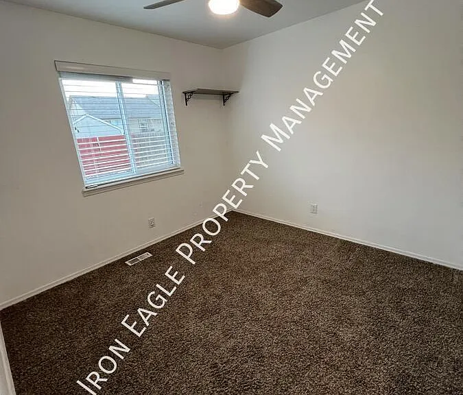 1451 E Beagle St — Photo 15