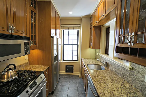 Sold by Anna Pinto Realty | media 42