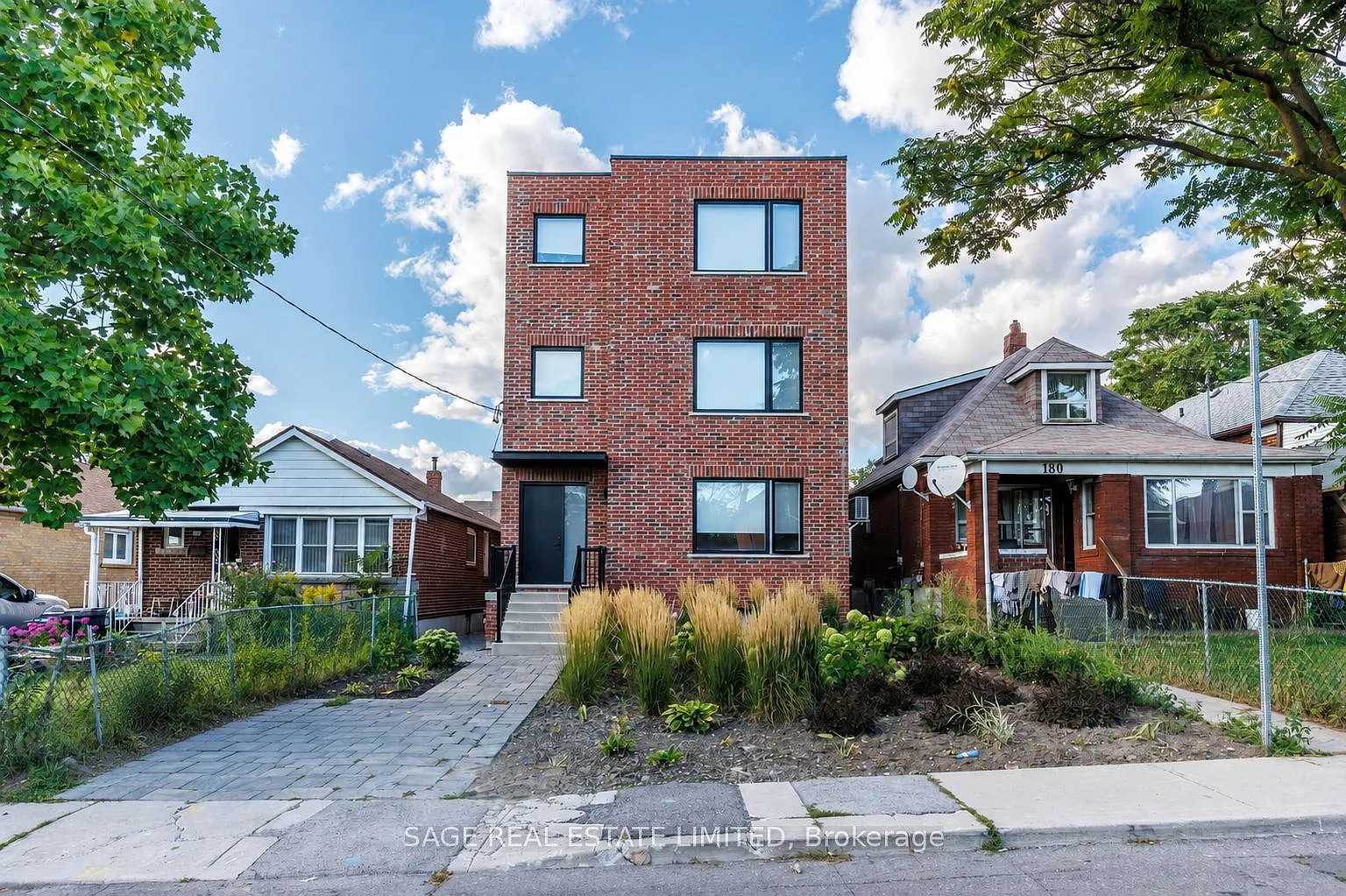 3 bed, $2,900 — Photo 1