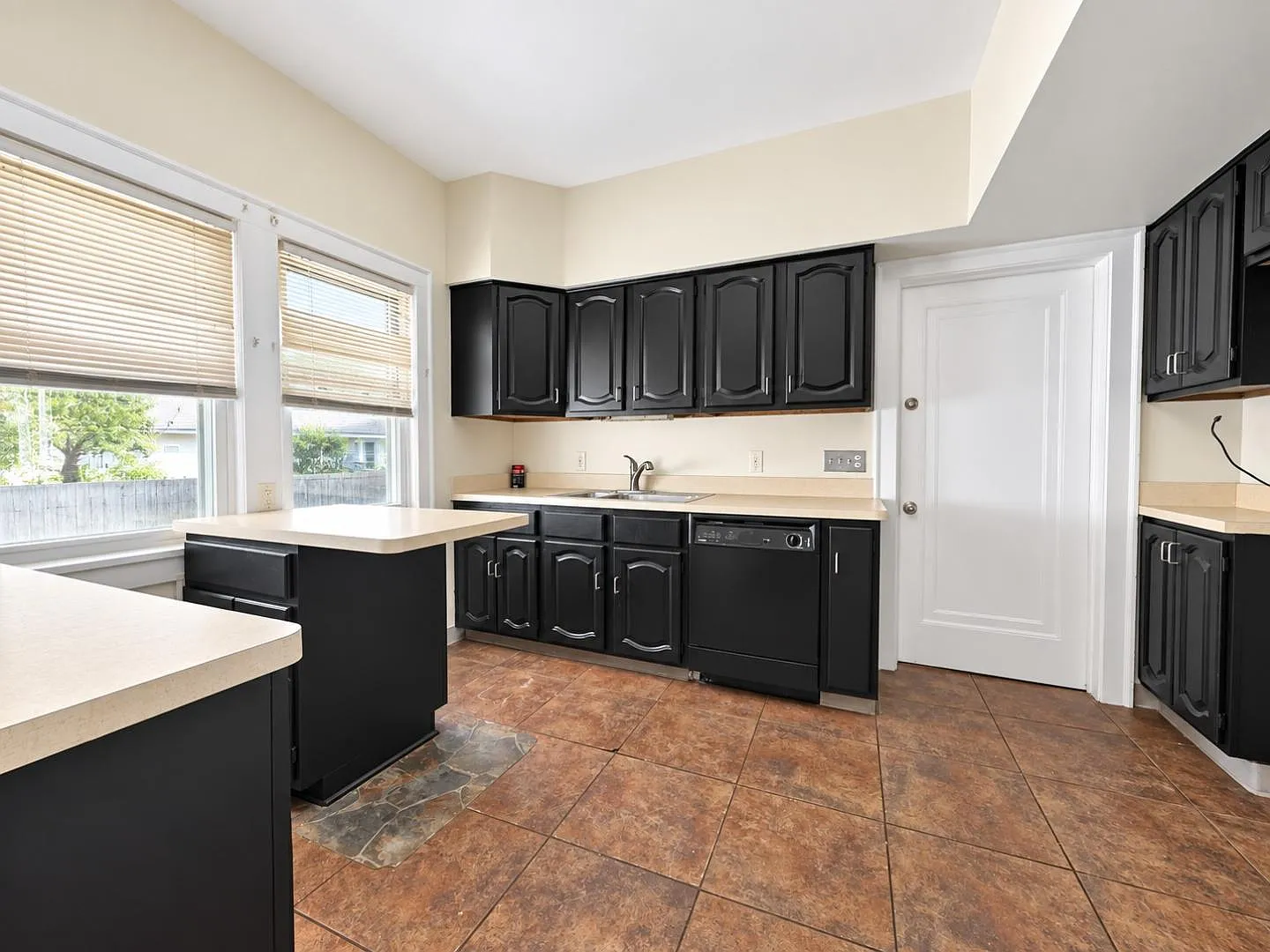 4878 E 93rd St - 4878 E 93rd Up — Photo 3