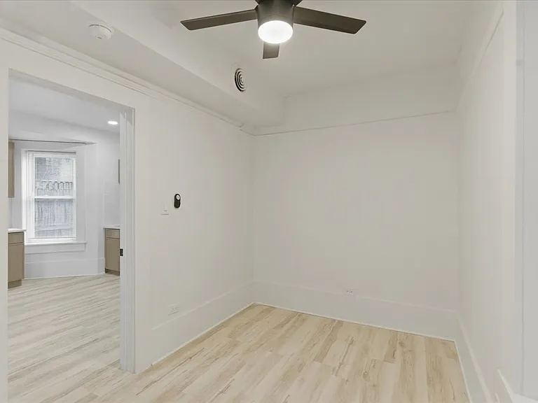 2607 W Haddon Ave #1R — Photo 6