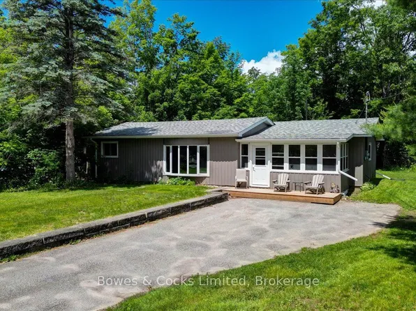 10 Birch Ter, Trent Lakes, ON K0L 1J0