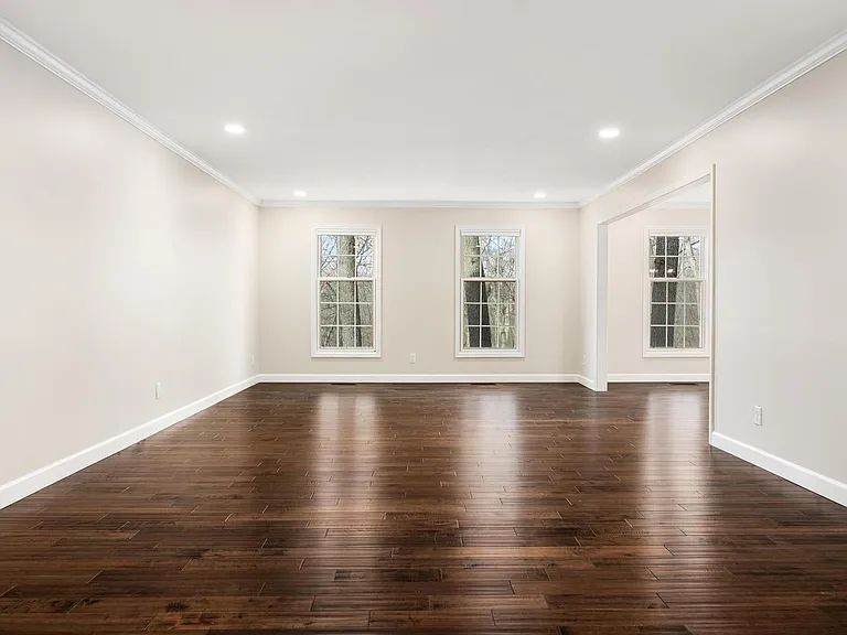 6407 N Jamestown Rd — Photo 4