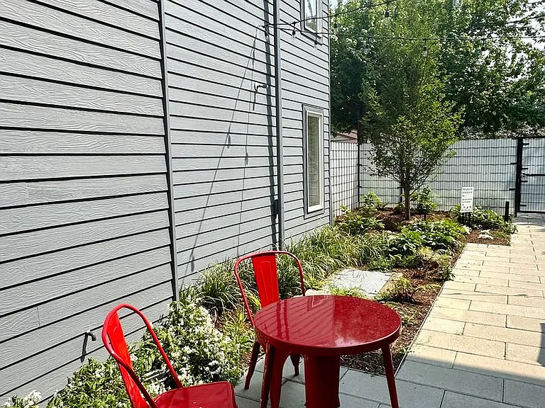 Interlake Apartments — Photo 8