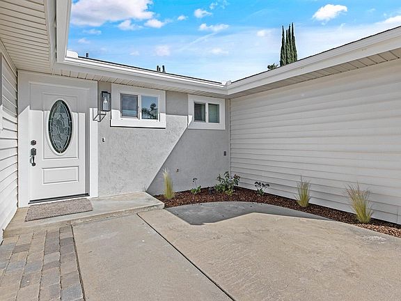 4th image of 3540 W Cutler Avenue