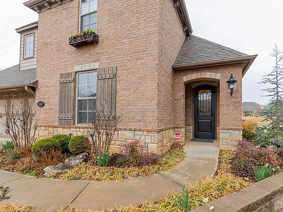 3rd image of 3322 W Charleston Ct