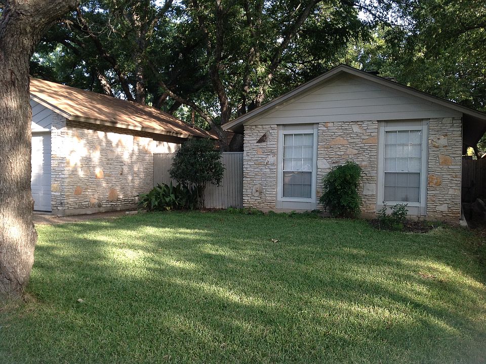 1st image of 10103 Woodland Village Dr