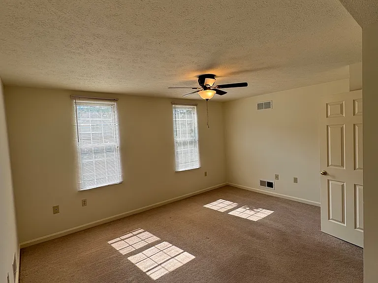240 Shaler St — Photo 13