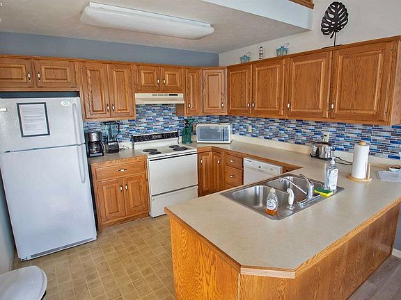 5th image of 111 W Lakeshore Dr #7C